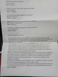 Immagine che contiene testo, lettera, carta, Prodotto di carta

Il contenuto generato dall'IA potrebbe non essere corretto.