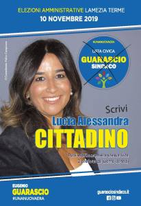Immagine che contiene testo, Viso umano, sorriso, donna

Il contenuto generato dall'IA potrebbe non essere corretto.
