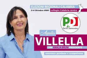 Immagine che contiene testo, Viso umano, vestiti, sorriso

Il contenuto generato dall'IA potrebbe non essere corretto.