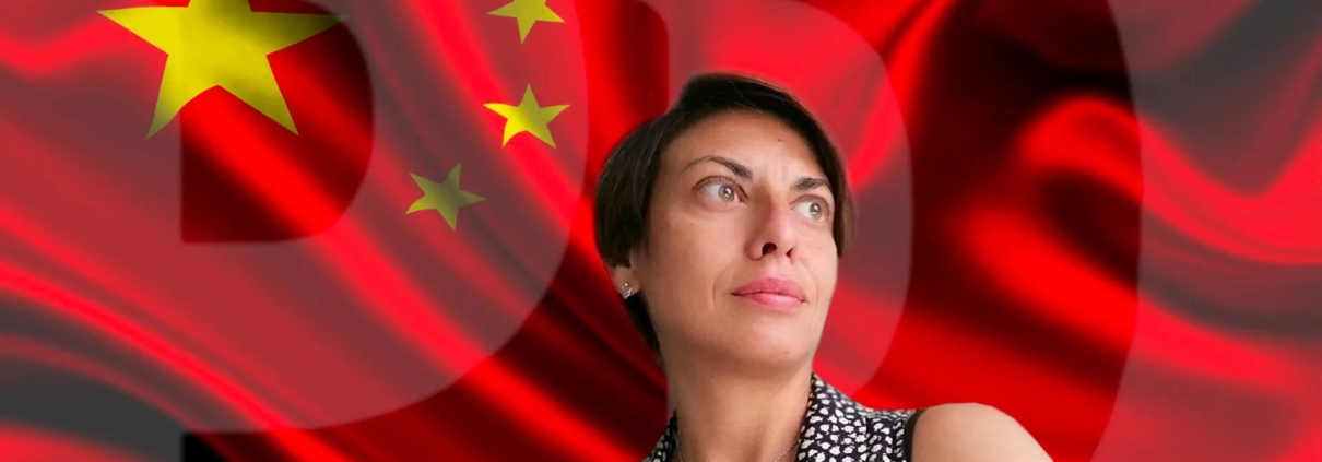 Immagine che contiene Viso umano, persona, vestiti, donna Il contenuto generato dall'IA potrebbe non essere corretto.